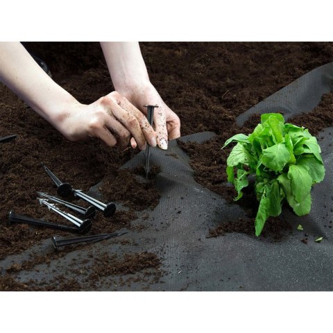 Agrotkanina ogrodowa 1,6 m x 50 m 70 g/m2 + 50 szpilek Plonos - czarna Agrotkanina ogrodowa 1,6 m x 50 m 70 g/m2 + 50 szpilek Plonos - czarna
